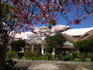 建物と木々
AI 生成コンテンツは誤りを含む可能性があります。